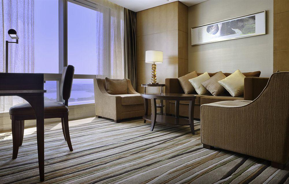 The Westin Nanjing Xuanwu Lake Buitenkant foto