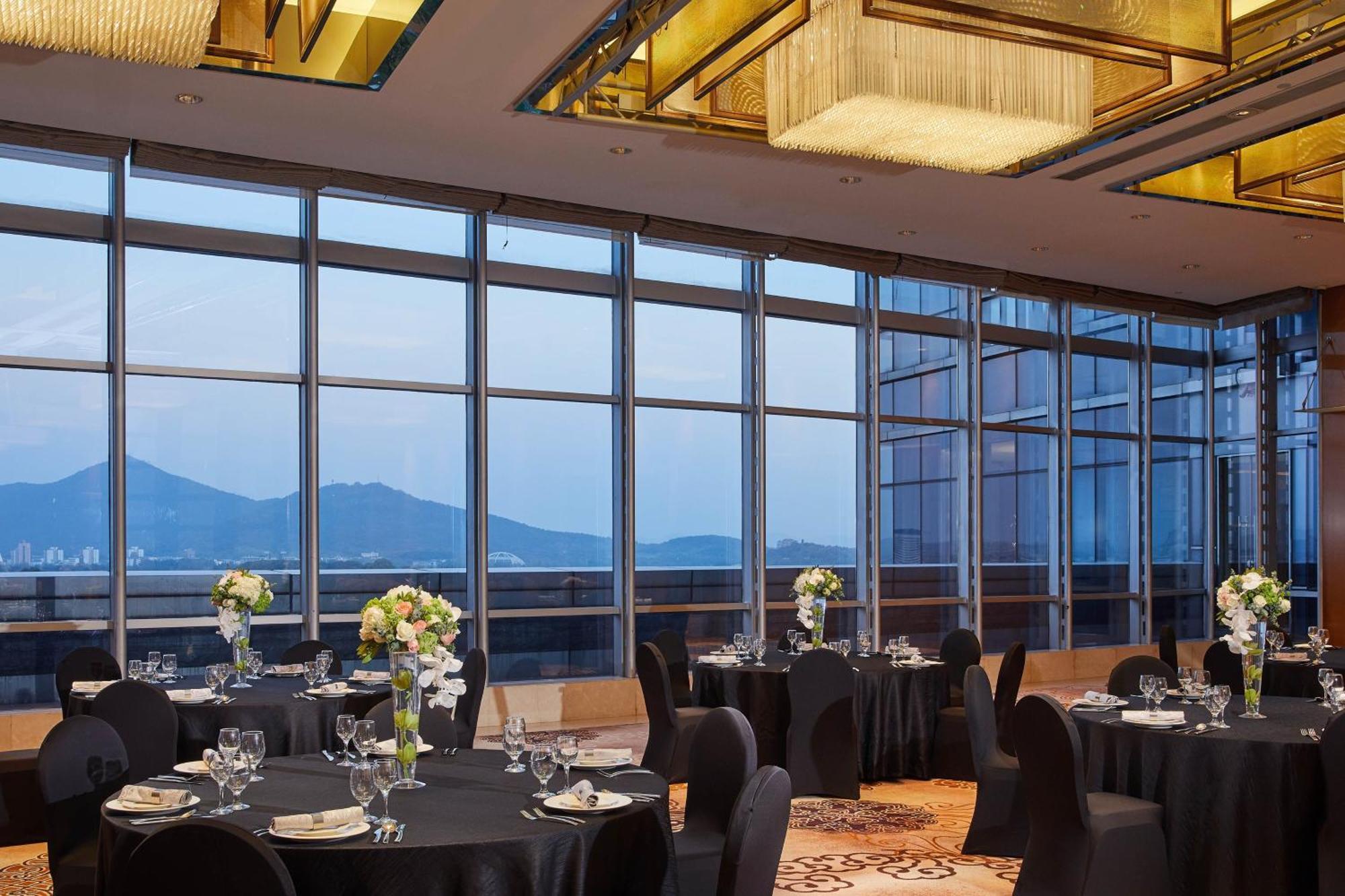 The Westin Nanjing Xuanwu Lake Buitenkant foto