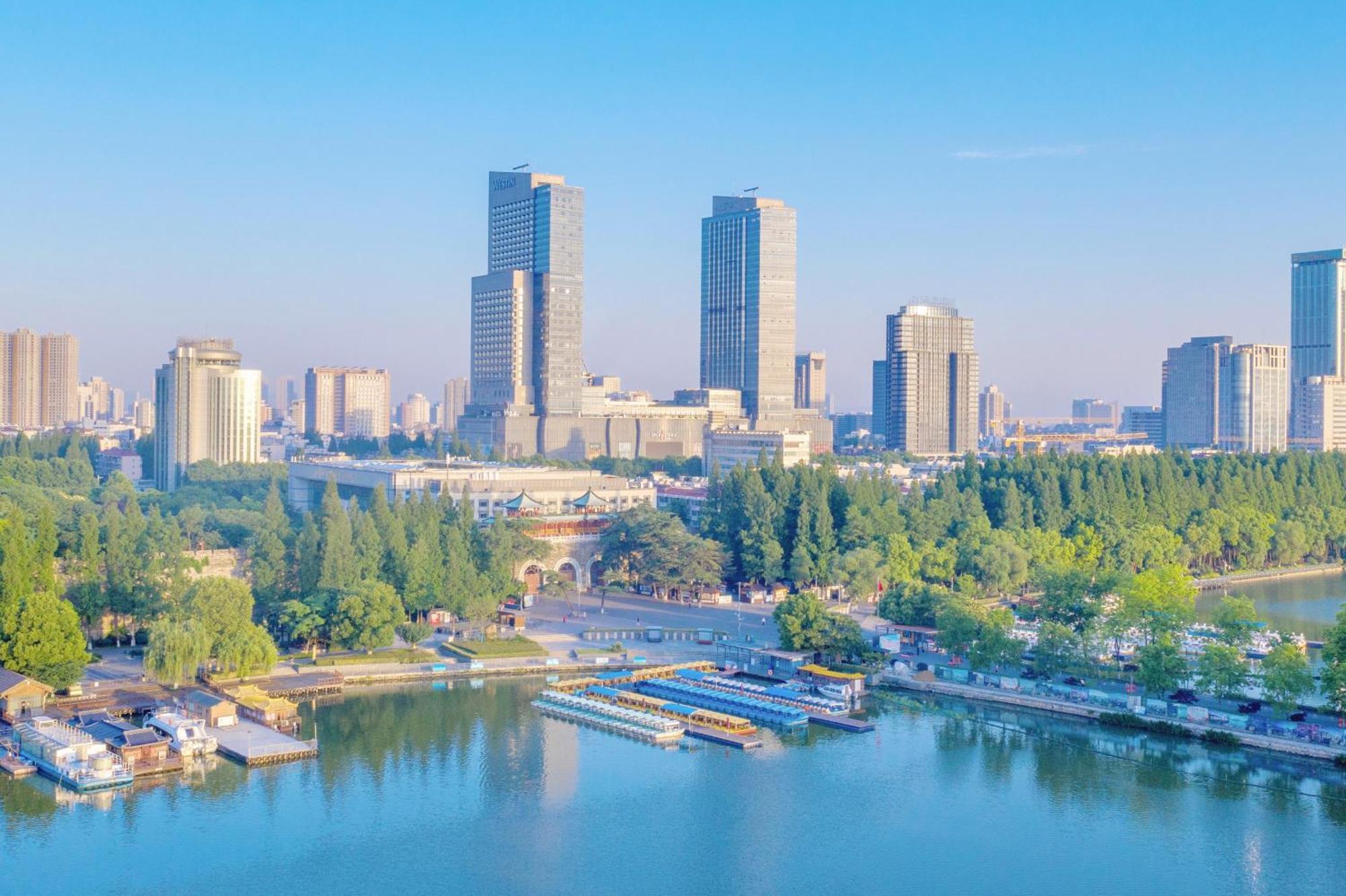 The Westin Nanjing Xuanwu Lake Buitenkant foto