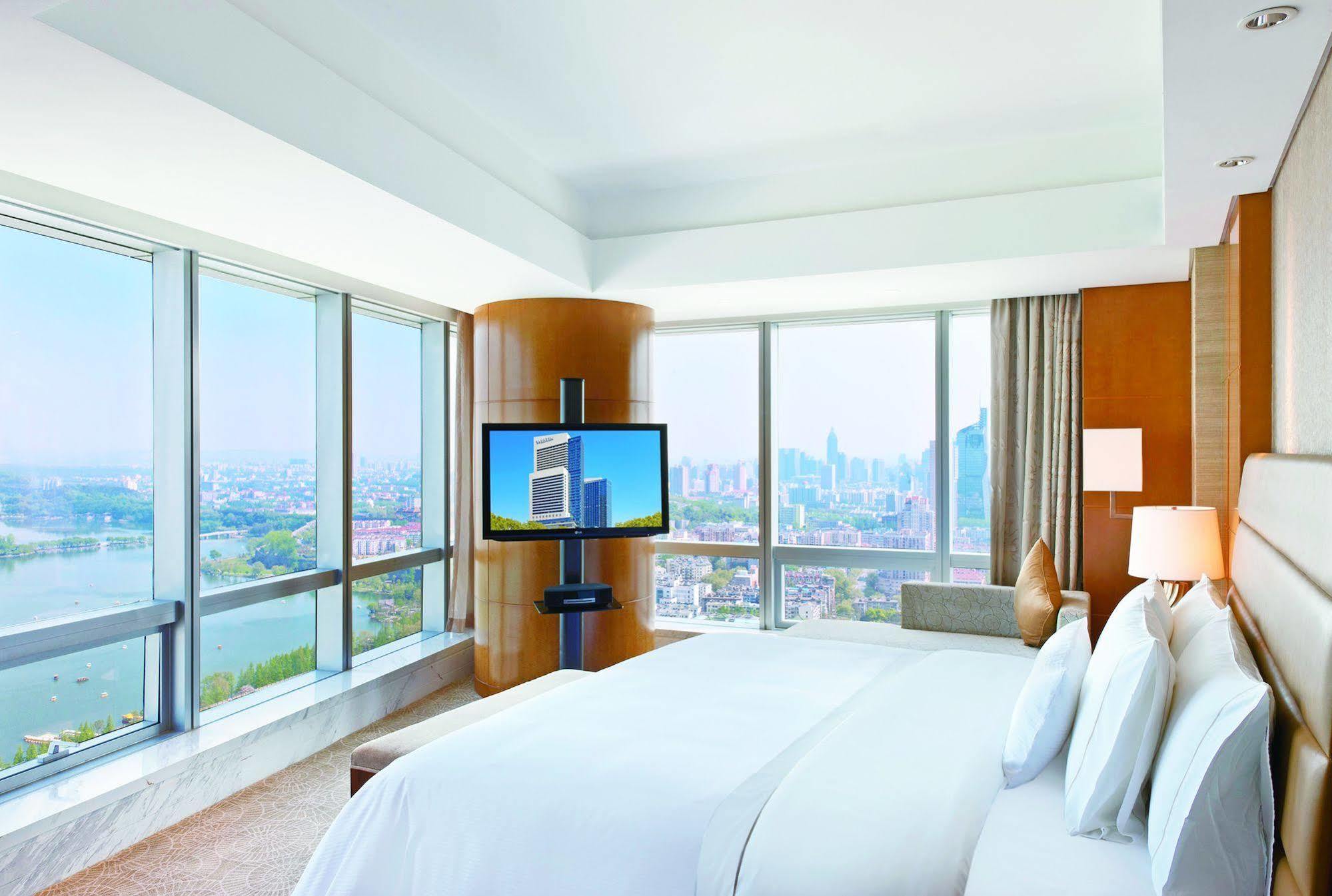The Westin Nanjing Xuanwu Lake Buitenkant foto
