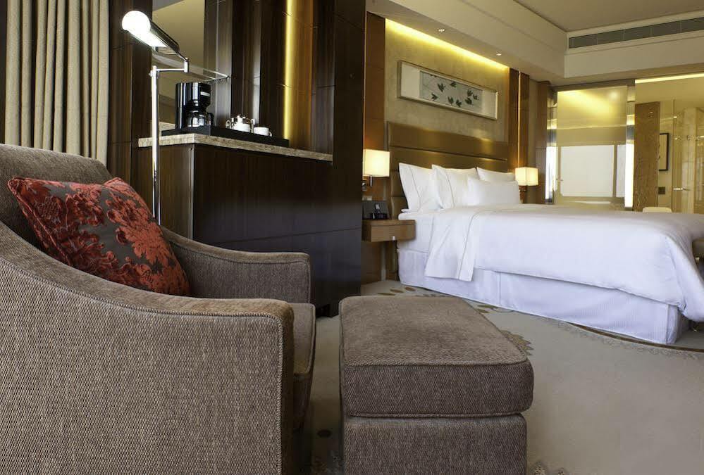 The Westin Nanjing Xuanwu Lake Buitenkant foto